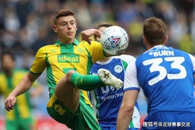 AI美女Ivy Vale的迷人外表让人上当，谁能分辨真伪？